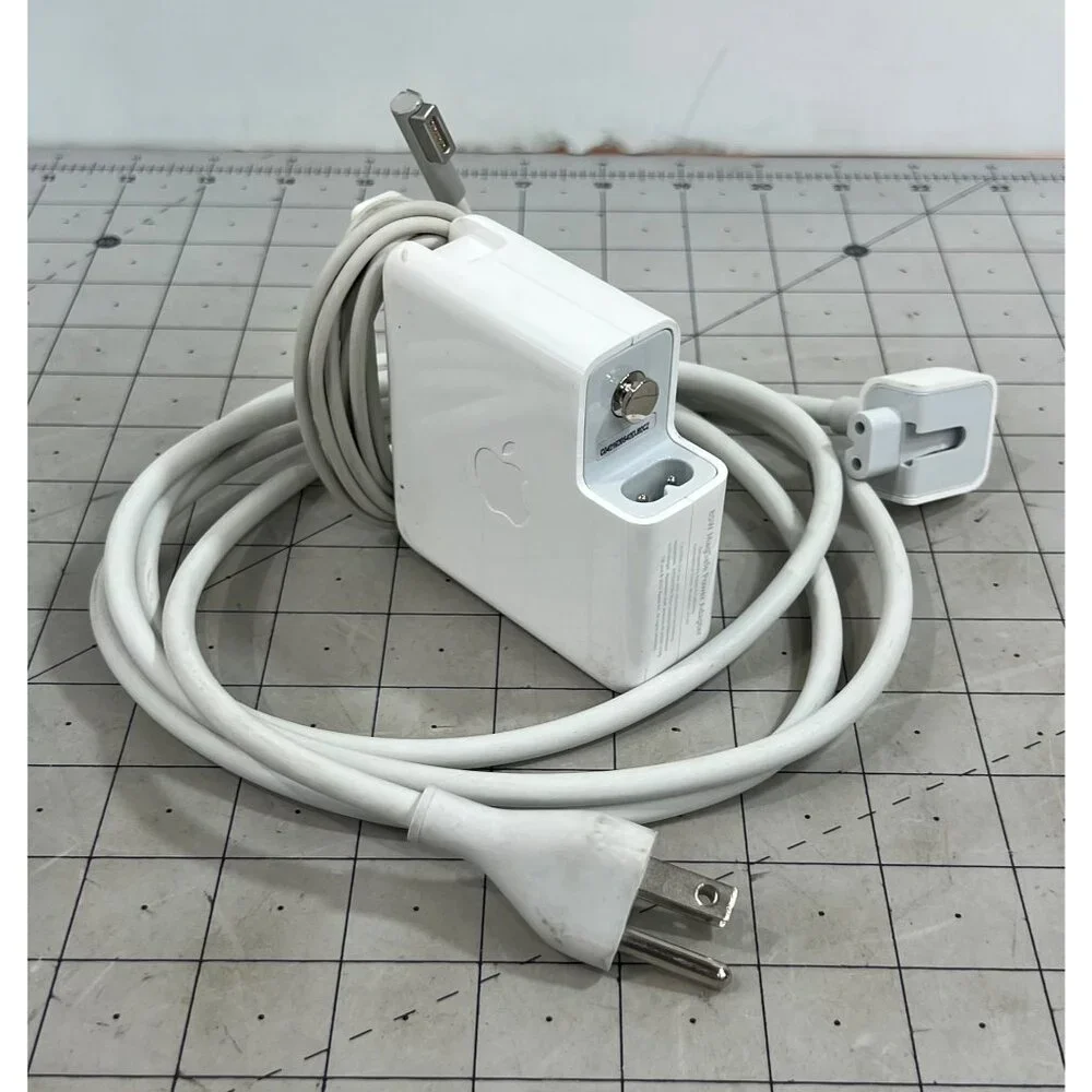 Apple White Power Adapter with Cable